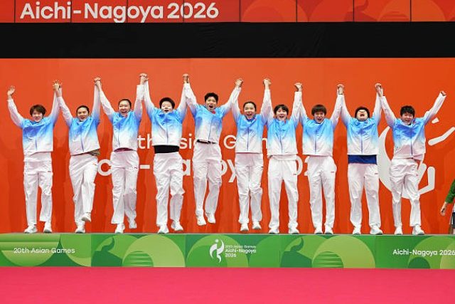 Team China gold medalists celebrate at the medal ceremony for the Badminton Women's Team Final at the Asian Games Aichi-Nagoya 2026. (Photo: China News Service)