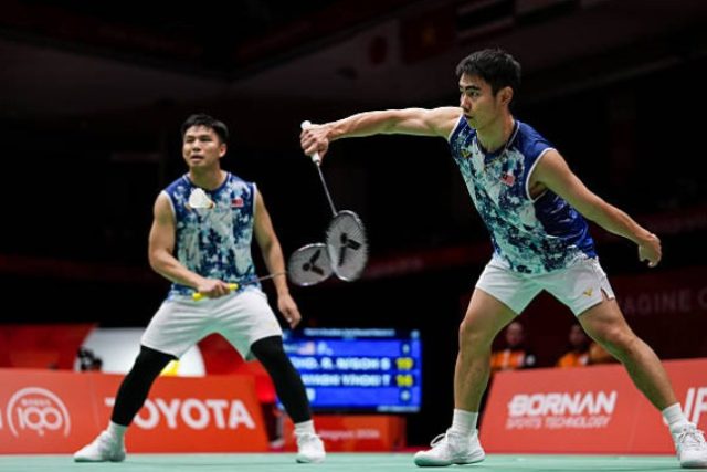 Goh Sze Fei and Nur Izzuddin continue their medal pursuit after powering into the men’s doubles quarterfinals at the Aichi-Nagoya 2026 Asian Games. (Photo: AFP)