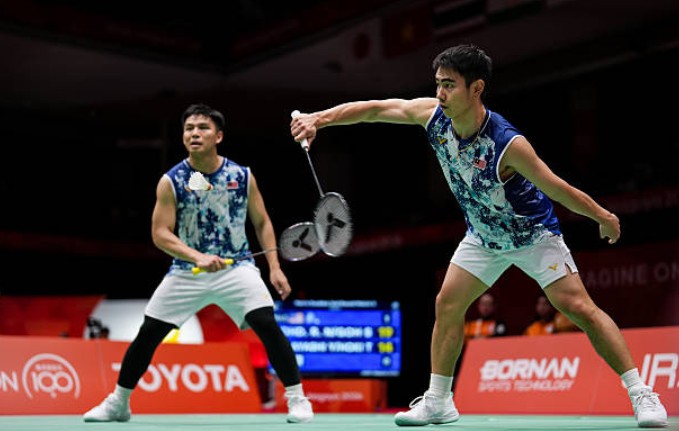 Goh Sze Fei and Nur Izzuddin continue their medal pursuit after powering into the men’s doubles quarterfinals at the Aichi-Nagoya 2026 Asian Games. (Photo: AFP)