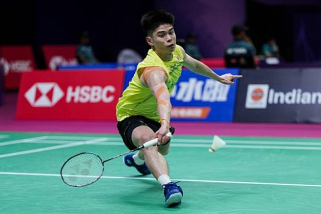 Malaysia’s Leong Jun Hao in badminton action at the Aichi-Nagoya Asian Games, where he faced Indonesia’s Alwi Farhan in the men’s singles round of 16. (Photo: AFP)