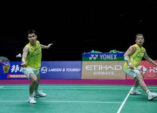 Aaron Chia and Soh Wooi Yik reach the 2026 Denmark Open men’s doubles semifinals after defeating Japan’s Hiroki Okamura and Kyohei Yamashita 21-16, 21-18. (Photo: AFP)