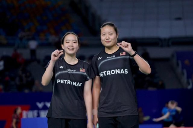 Malaysia’s Low Zi Yu and Genevie Lim celebrate becoming the country’s first girls’ doubles champions at the 2026 BWF World Junior Championships in Cairo. (Photo: BAM)
