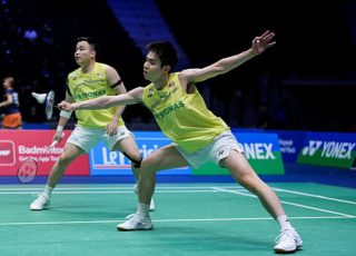Aaron Chia and Soh Wooi Yik setting up a 2026 French Open men's doubles quarterfinal against compatriots Man Wei Chong/Tee Kau Wun. (Photo: AFP)