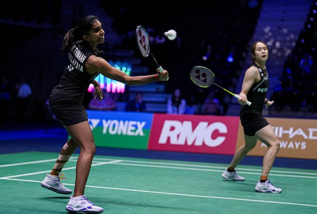 Malaysia's Pearly Tan and Thinaah Muralitharan advance to the 2026 French Open women's doubles semifinals after defeating Bulgaria's Gabriela Stoeva and Stefani Stoeva 21-12, 21-15 in Paris. (Photo: AFP)