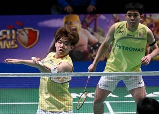 Malaysia's Aaron Tai and Yap Roy King advance to the 2026 HYLO Open men's doubles semifinals after defeating Chinese Taipei's Chiu Hsiang Chieh and Wang Chi-Lin 21-16, 21-17 in Saarbrücken, Germany. (Photo: AFP)